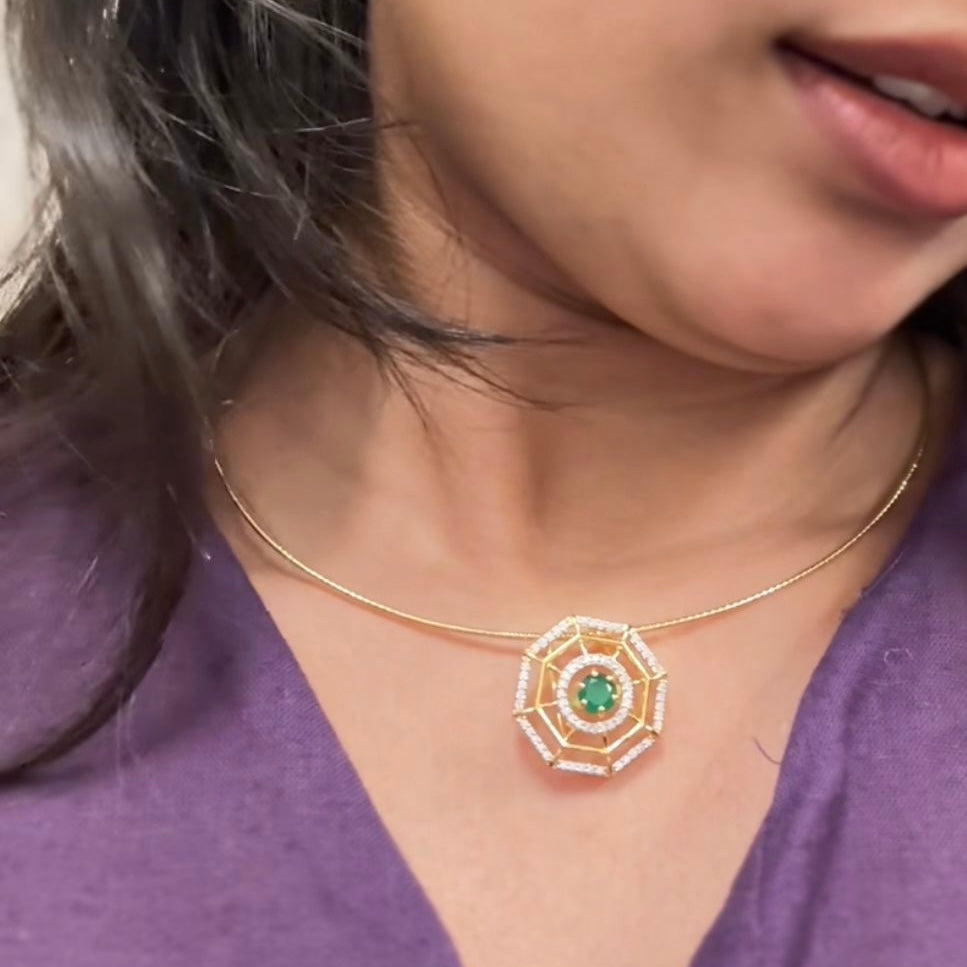 GREEN TIARA NECKLACE