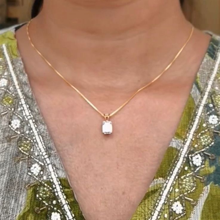 RECTANGLE PENDANT CHAIN